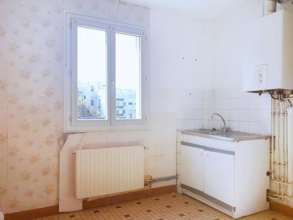 T3 traversant lumineux avec balcons