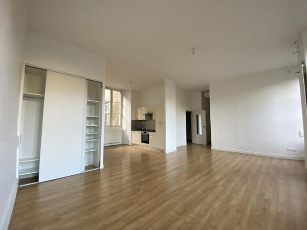 PROCHE PREFECTURE T4 LUMINEUX,  
Nantes 44000