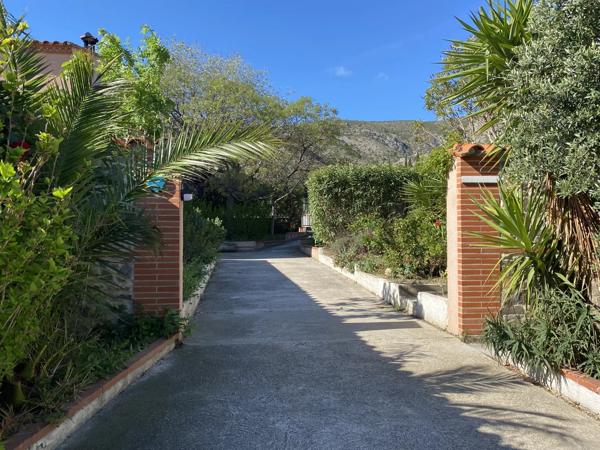 ENSEMBLE DE GITES, 3.68ha PYRENEES ORIENTALES