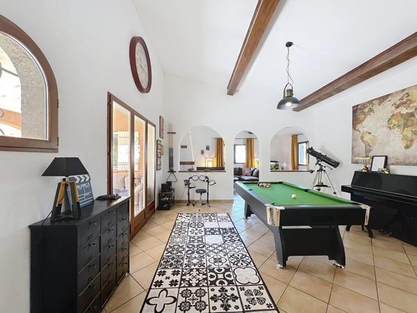 ENSEMBLE DE GITES, 3.68ha PYRENEES ORIENTALES
