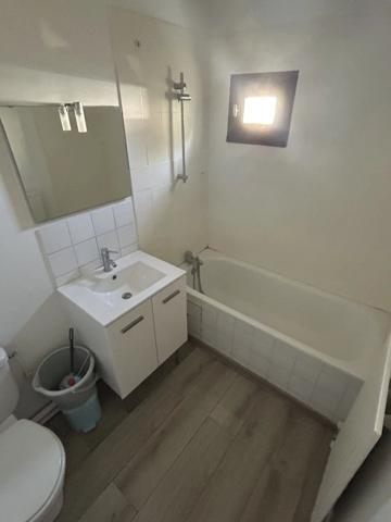 Location                                                      Appartement
                        
                     1 pièces                      30 m2                     à Montpellier