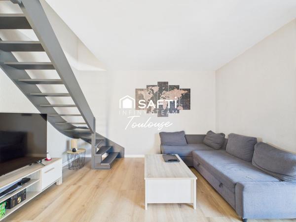 Villa duplex de 1991 avec jardin et garage. Quartier Naspe Selery. 3 chambres Proche école