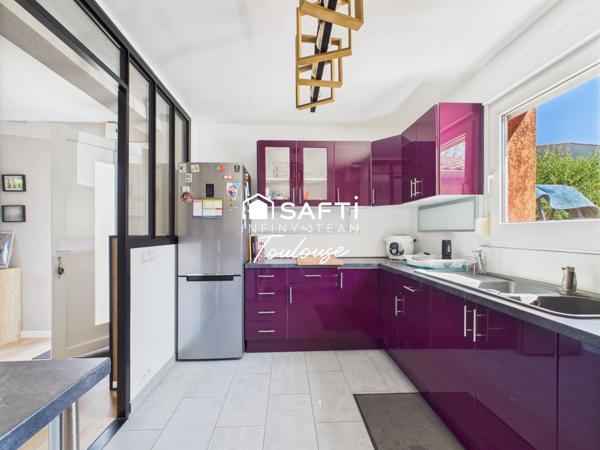 Villa duplex de 1991 avec jardin et garage. Quartier Naspe Selery. 3 chambres Proche école