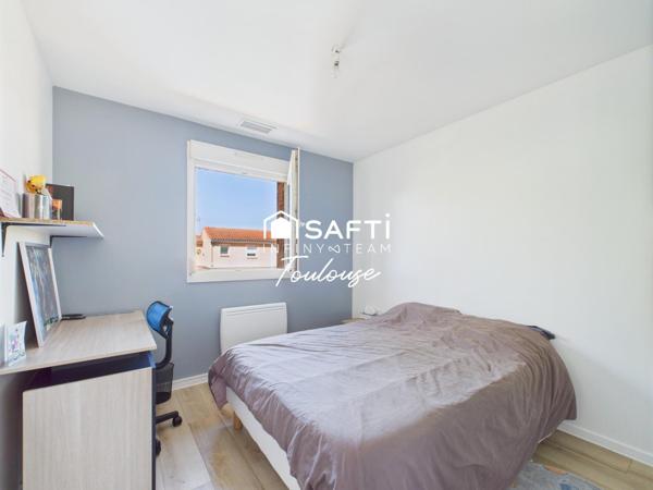 Villa duplex de 1991 avec jardin et garage. Quartier Naspe Selery. 3 chambres Proche école