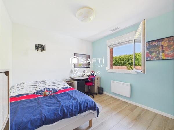 Villa duplex de 1991 avec jardin et garage. Quartier Naspe Selery. 3 chambres Proche école