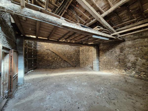 AVALATS, MAISON A RESTAURER DE 150 M2