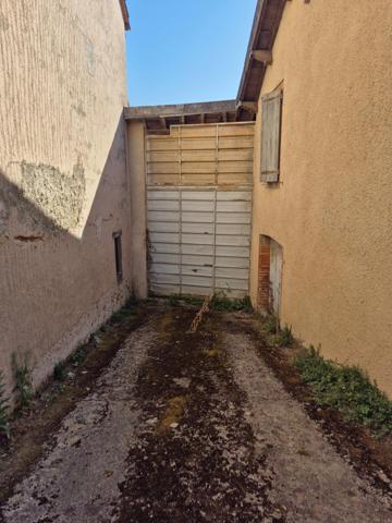 AVALATS, MAISON A RESTAURER DE 150 M2