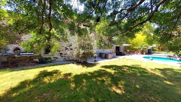 Vente                                                      Maison
                        
                     5 pièces                      130 m2                     à Castres