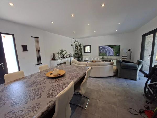 Vente                                                      Maison
                        
                     5 pièces                      130 m2                     à Castres