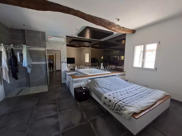 Vente                                                      Maison
                        
                     5 pièces                      130 m2                     à Castres