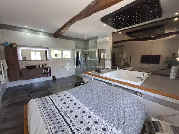 Vente                                                      Maison
                        
                     5 pièces                      130 m2                     à Castres