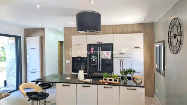 Vente                                                      Maison
                        
                     5 pièces                      130 m2                     à Castres