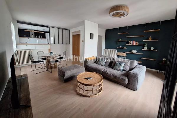 Vente                                                      Appartement
                        
                     3 pièces                      76 m2                     à Toulouse
