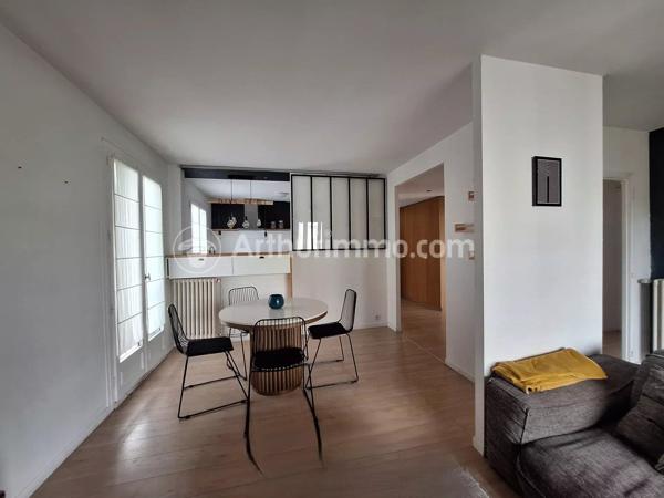 Vente                                                      Appartement
                        
                     3 pièces                      76 m2                     à Toulouse