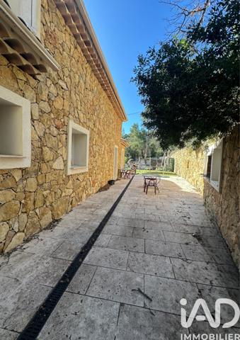 Maison à vendre 5 pièces 190 m² Le Cannet-des-Maures