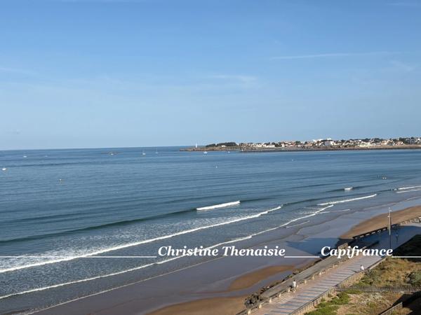 Appartement à vendre VUE MER - 2 chambres - 2 balcons fermés - Parking - Cave - Accès direct au remblai de la grande plage SAINT GILLES CROIX DE VIE (85)