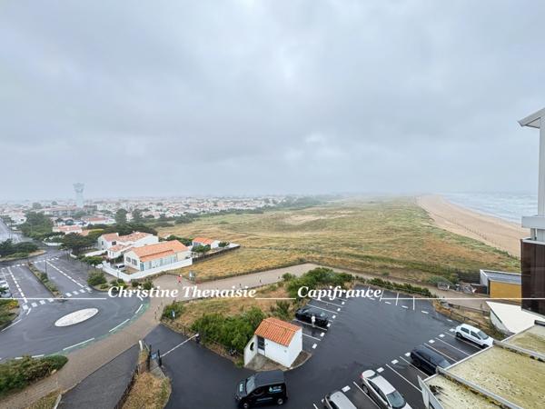 Appartement à vendre VUE MER - 2 chambres - 2 balcons fermés - Parking - Cave - Accès direct au remblai de la grande plage SAINT GILLES CROIX DE VIE (85)
