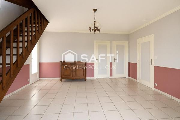 Maison 3 chambres, magnifique jardin, 3 garages