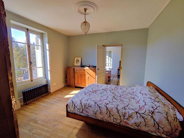 Demeure  8 pièce(s) 239 m2