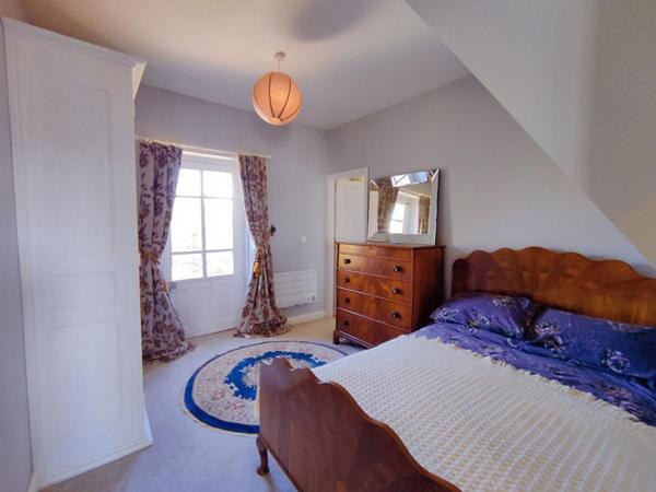 Demeure  8 pièce(s) 239 m2