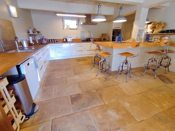 Demeure  8 pièce(s) 239 m2