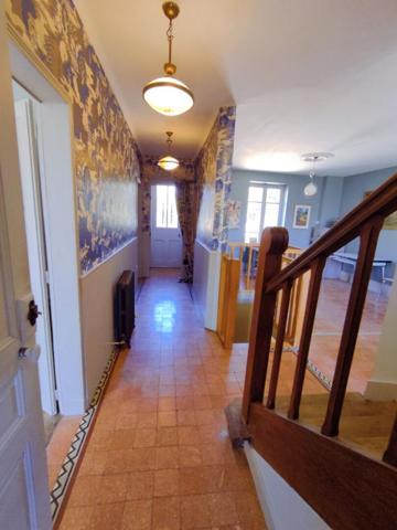 Demeure  8 pièce(s) 239 m2