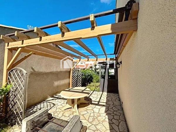 Rare sur le secteur : maison 4 faces avec jardin sans vis à vis