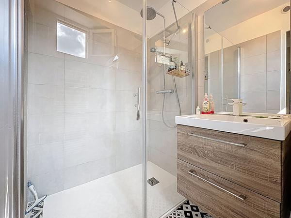 Maison Camaret-sur-aigues d'environ 62m² habitables