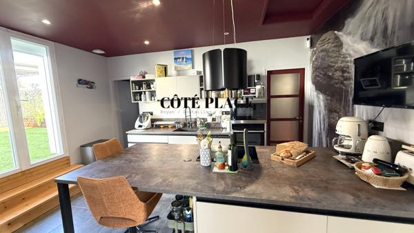 Saint-Palais-sur-Mer (17420) APPARTEMENT - CENTRE-VILLE SAINT PALAIS - 4 PCS - GARAGE - TERRASSE 100m2 AU PRIX DE 790 400 € FAI