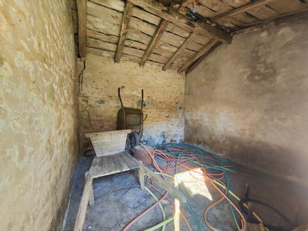 Maison T3 avec dépendances et jardin