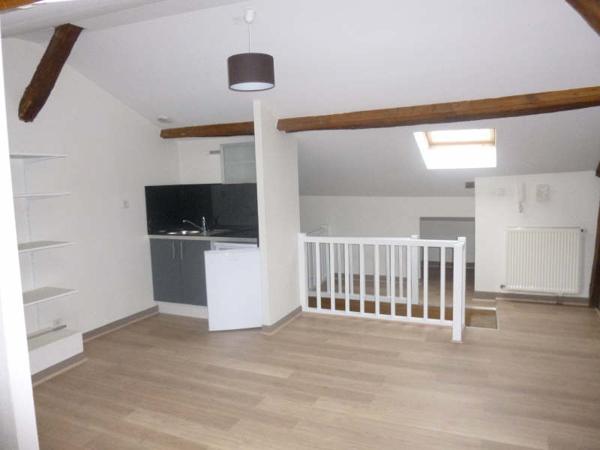 Centre ville de POITIERS Proximité Cathédrale: T 1 avec parking - 1 pièce(s) - 26.52 m2