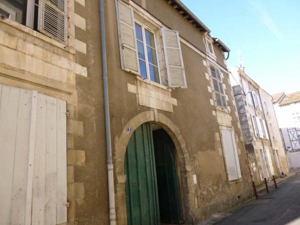 Centre ville de POITIERS Proximité Cathédrale: T 1 avec parking - 1 pièce(s) - 26.52 m2
