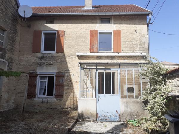 Maison  avec dépendances et terrain