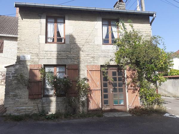 Maison  avec dépendances et terrain