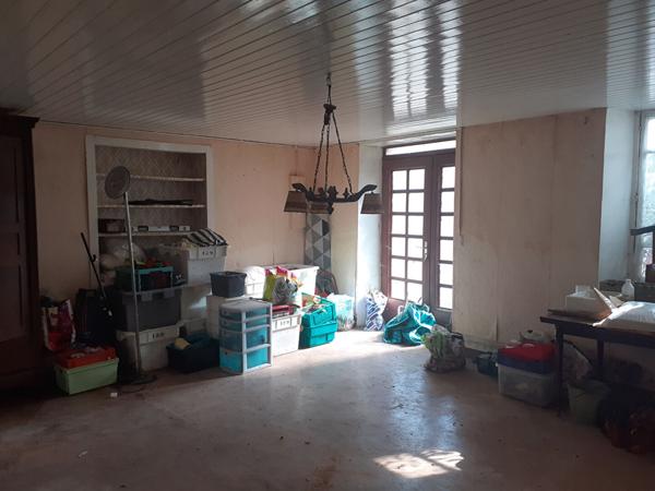 Maison  avec dépendances et terrain