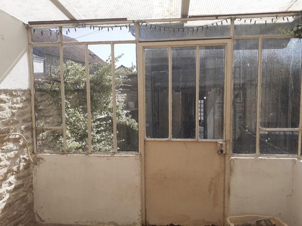 Maison  avec dépendances et terrain