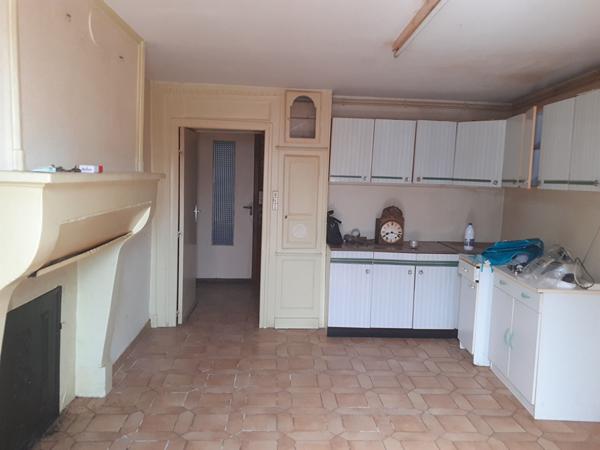 Maison  avec dépendances et terrain