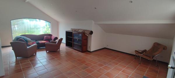 Maison d Architecte avec Piscine sur Grand Terrain Arbore - Proche Commodites !