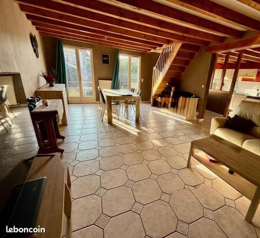 Maison avec terrasse  de 60 m2 à 10 mn centre ville de Sens