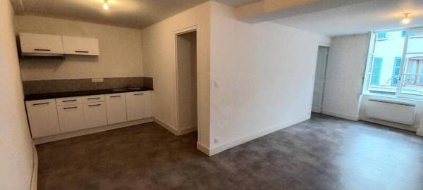 Appartement 2 pièces                                        - 42600 Montbrison Réf : 13112