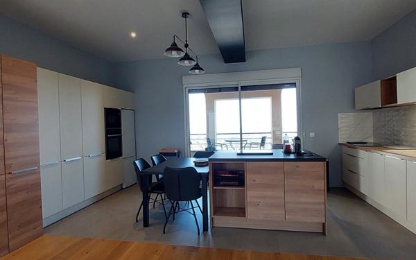 Appartement à vendre    4 pièces • 105,39 m2 Saint-Sorlin