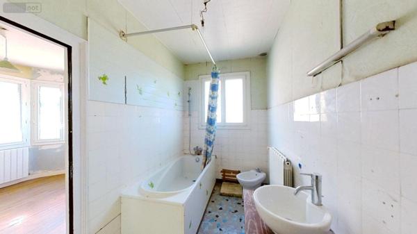 Maison à restaurer à vendre à Lalinde en Dordogne (24150), ref : 18113/48