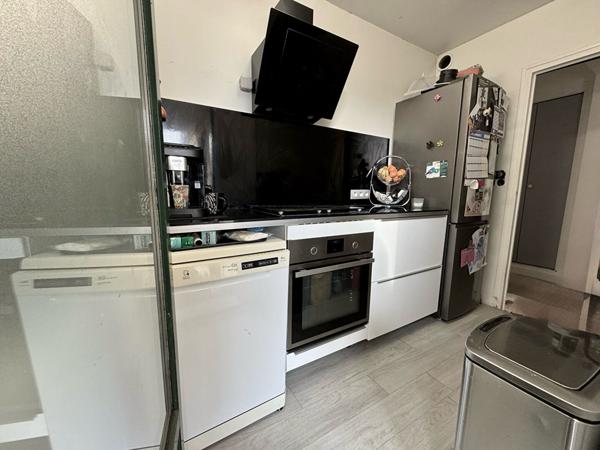 Appartement 4 pièces, box et balcon - Etampes, quartier Saint-Martin