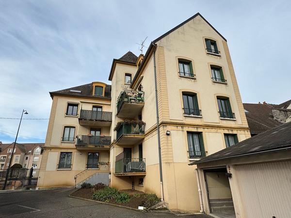 Appartement 4 pièces, box et balcon - Etampes, quartier Saint-Martin