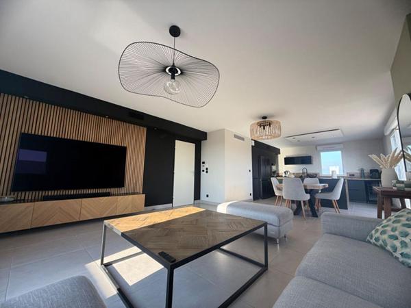 Appartement de standing au dernier étage  avec terrasse