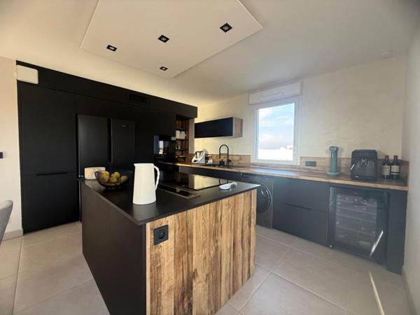 Appartement de standing au dernier étage  avec terrasse