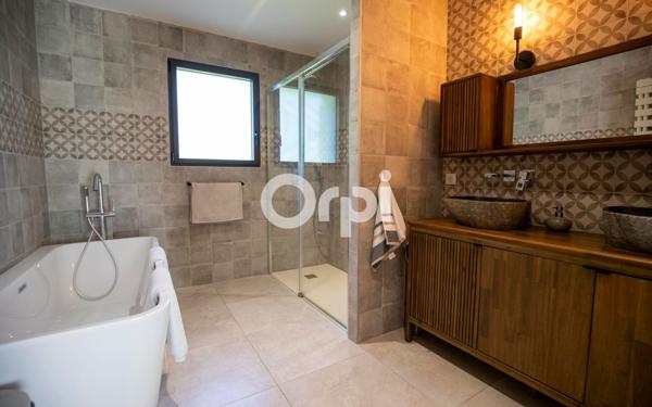 Maison à vendre    8 pièces • 263,74 m2 Condat-sur-Vienne