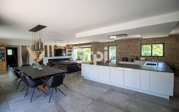 Maison à vendre    8 pièces • 263,74 m2 Condat-sur-Vienne