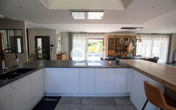 Maison à vendre    8 pièces • 263,74 m2 Condat-sur-Vienne