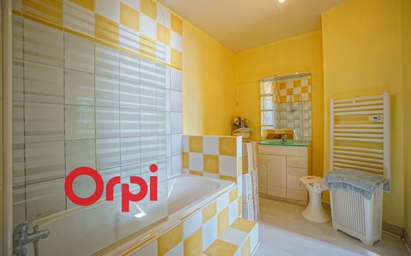 Maison à vendre    3 pièces •  Broglie